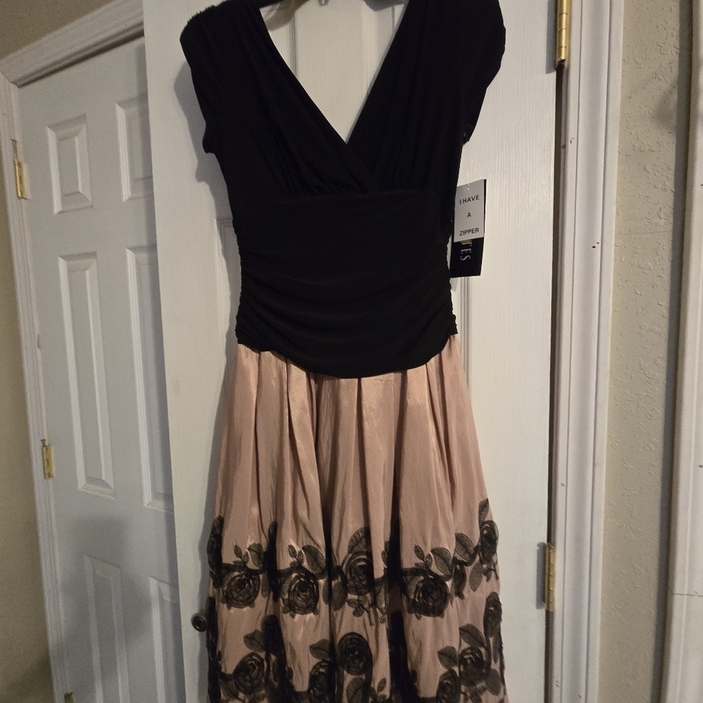 NWT Black and Rose Pink Fit and Flare V-Neck Dress, Size 8